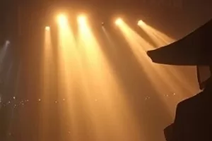 犯罪悬疑剧《长夜列车》车厢夜景横版封面